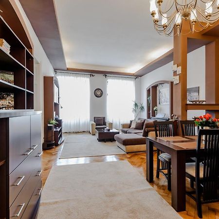 Old Town Story House Apartment Brasov Exterior photo